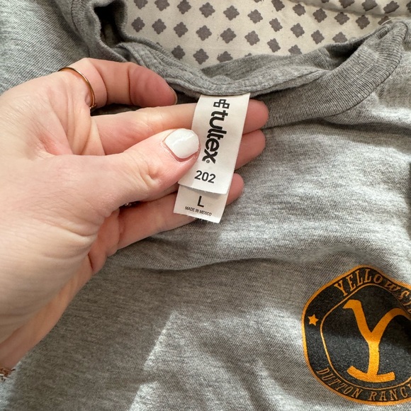 Yellowstone Tee - Picture 2 of 3